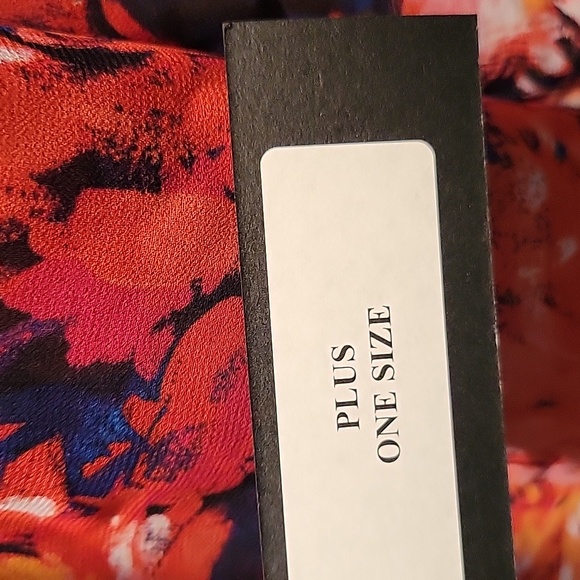 CONTOUR BY BEACH SCENE Plus Size floral cold shoulder swimsuit cover up New! - Picture 7 of 7